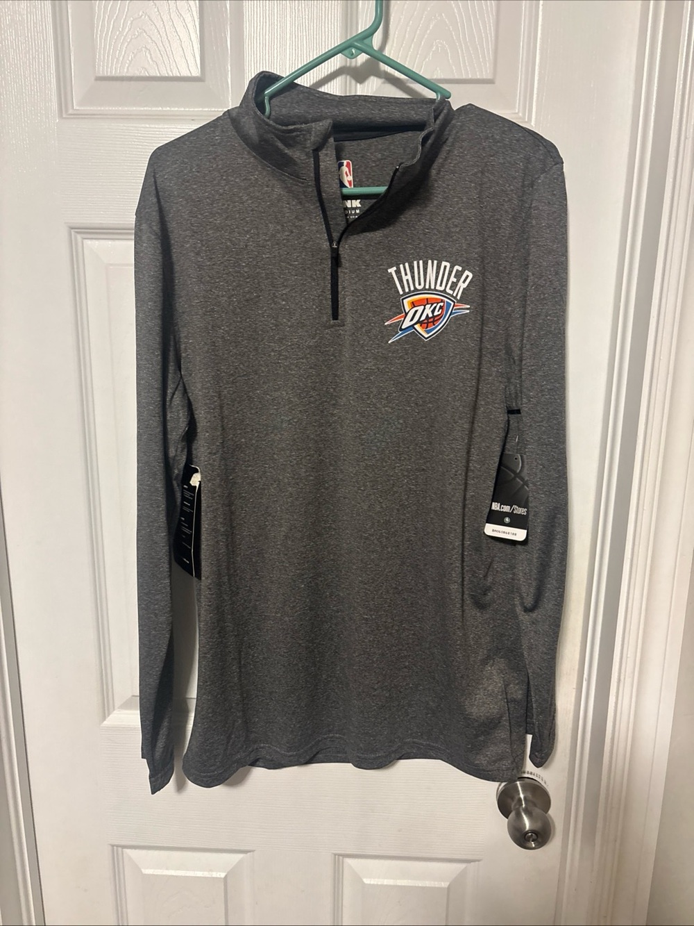 NBA Thunder Men's Heather Gray Quarter-Zip Pullover